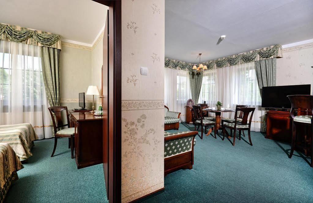 Hotel Zubrowka Spa & Wellness Беловеж Экстерьер фото